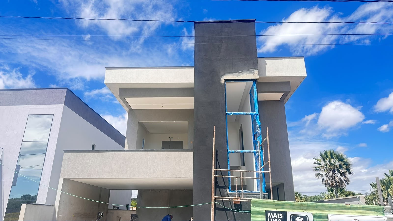 Obra residencial moderna executada